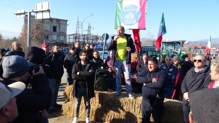 protesta agricoltori venerdi marcia trattori incontro didattico e visita musa