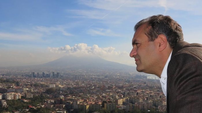 istigazione a sognare torna l opera di teatro civile di luigi de magistris