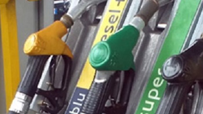 caro benzina benevento tra le citta dove i carburanti costano di piu