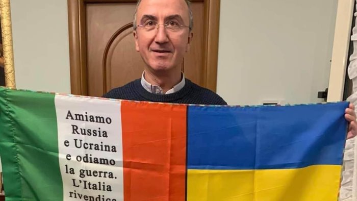 parroco innamorato pochi maligni ma tanto affetto invitero tutti al matrimonio