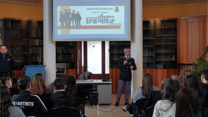 la questura di avellino promuove gli incontri di formazione con gli studenti