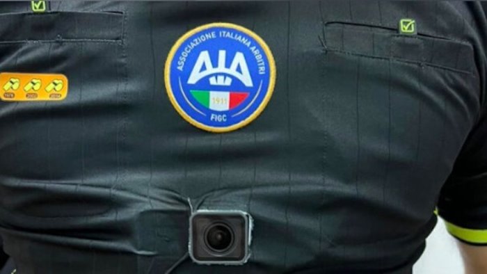 novita epocale per la c c e l arbitro con la telecamera