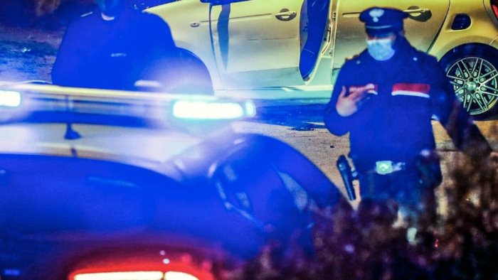 sorpresa sola in casa da tre malviventi rapinata e brutalizzata