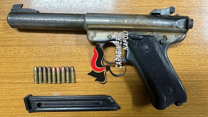 pomigliano d arco ha 17 anni e una ruger arrestato dai carabinieri