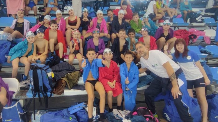 nuoto pioggia di medaglie per la fun fitness ai campionati italiani