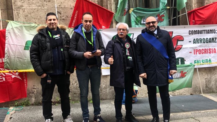 industria italiana autobus da flumeri a roma per lottare ancora