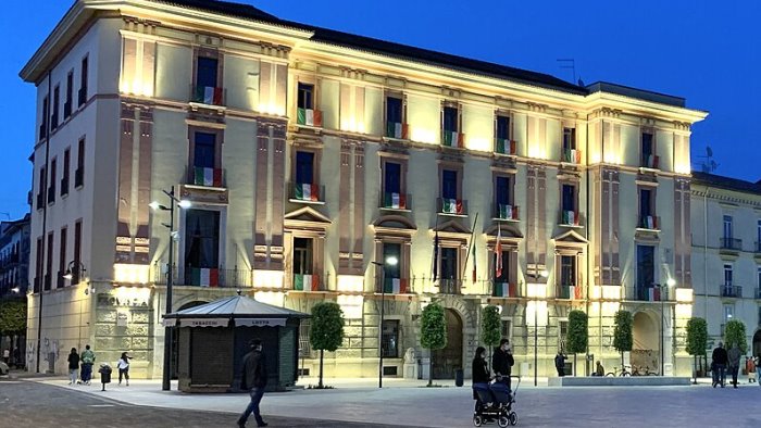 proporre non criticare