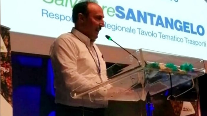 il sindaco di montefusco risponde a licia morsa venga a sedersi ai tavoli
