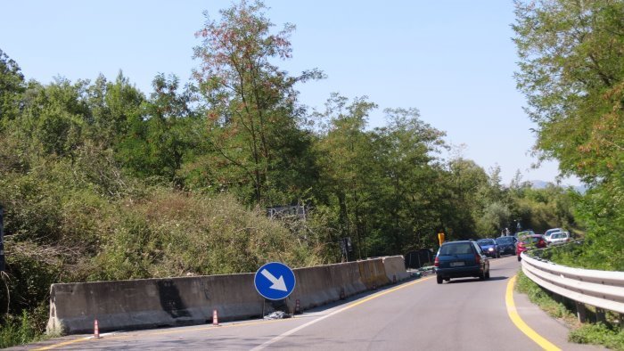 frana statale 87 il m5stelle interroga salvini