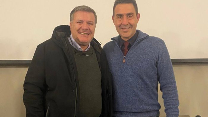 colella prima cava sottopasso incrocio via atenolfi si rimuovano i graffiti