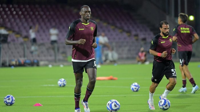 carrarese salernitana i convocati di breda rientra simy