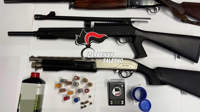 beccato con droga e fucili in casa arrestato 42enne