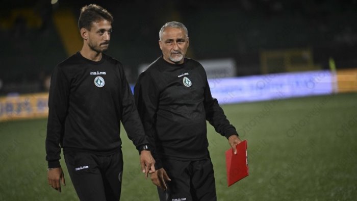 avellino crotone riccio restiamo uniti saranno dodici battaglie