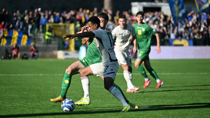 carrarese salernitana 3 2 calabro vittoria di cuore e sostanza