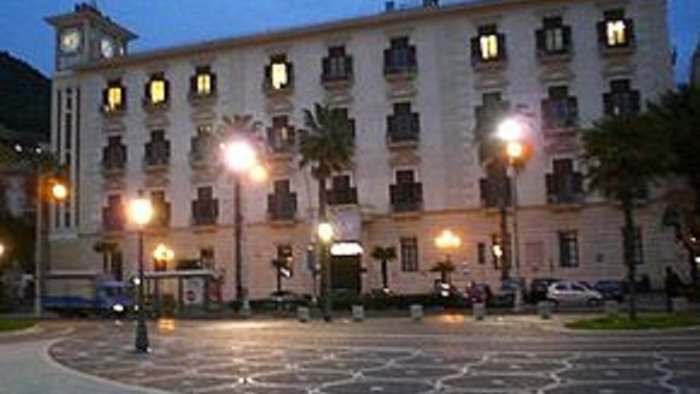 franco alfieri lascia gli incarichi ora subito al voto