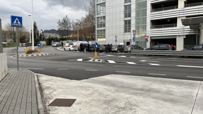 tragedia al campus di fisciano loia e il momento del silenzio e del dolore