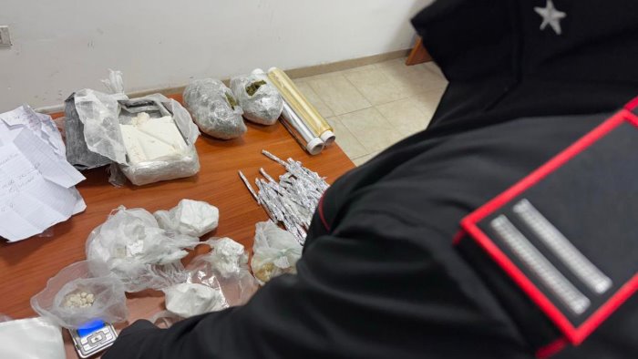 cardito coppia arrestata per droga sequestrato oltre un chilo di cocaina