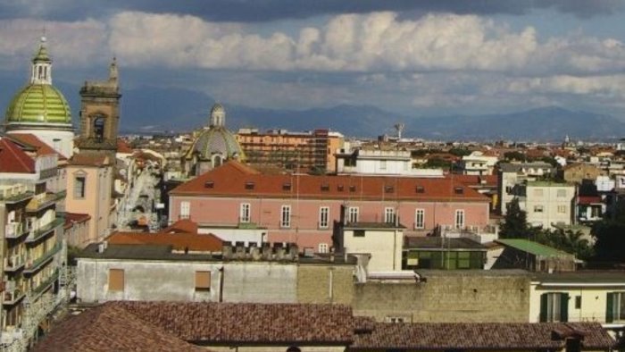 giugliano occupa alloggio comunale avviso di sfratto per ex bidello