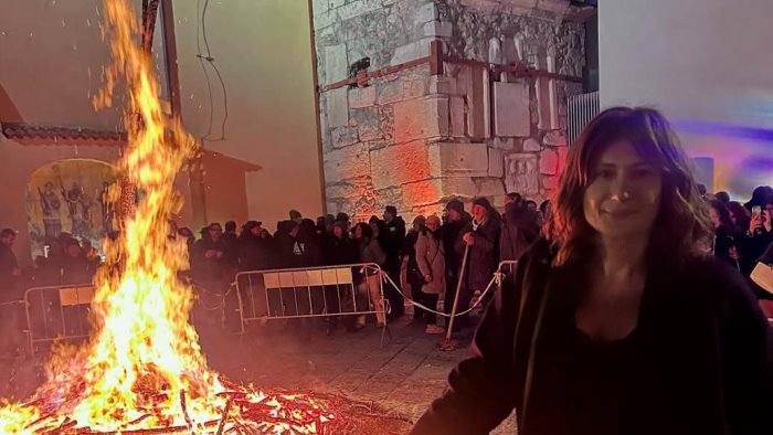 candelora in migliaia a montevergine con luxuria si sale con auto e funicolare