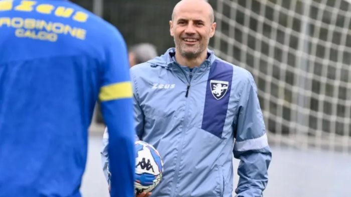 frosinone bianco si presenta salvezza non impossibile a salerno primo test