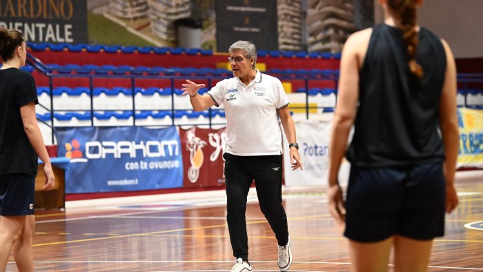 basket a2 scontro salvezza contro la spezia per la salerno ponteggi 92