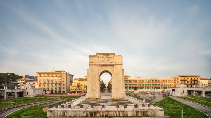 caserta concorso di idee per la riqualificazione di piazza iv novembre