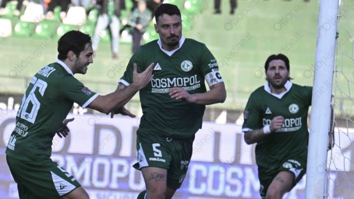 casertana avellino 1 2 tabellino e voti dei lupi