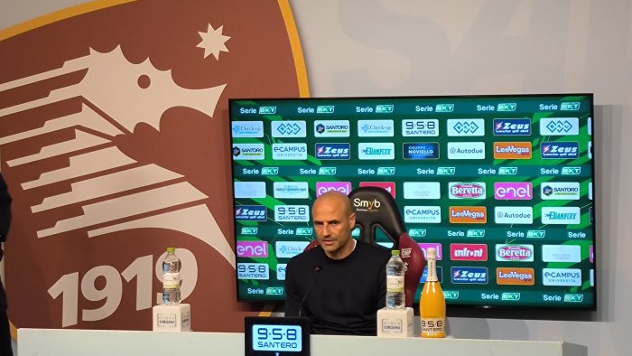 salernitana frosinone 1 1 bianco primo tempo dominato peccato il pari