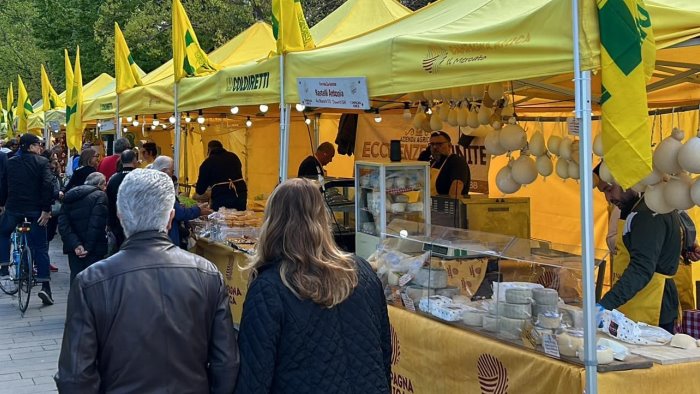 cresce il biologico nei mercati contadini la regione campania sul podio