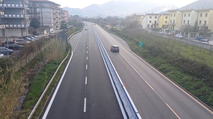 raccordo avellino salerno fino a maggio i lavori per le nuove barriere