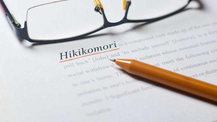 hikikomori l invisibile prigionia dei giovani isolati