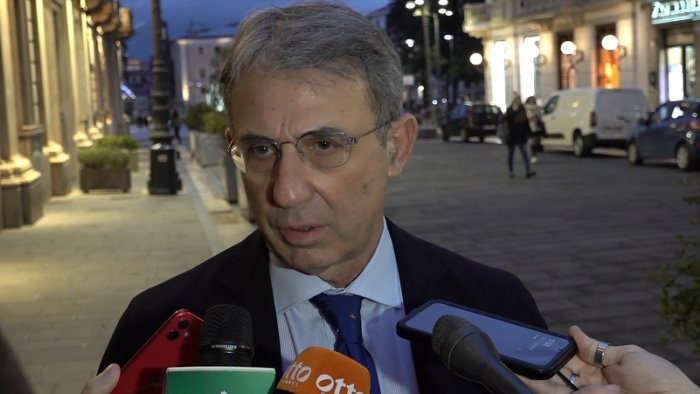 costa modello napoli per la campania fico candidato naturale nel m5s