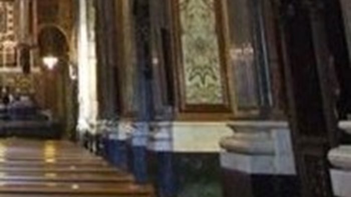 assolve i devoti da tutti i peccati ma non e un prete denunciato