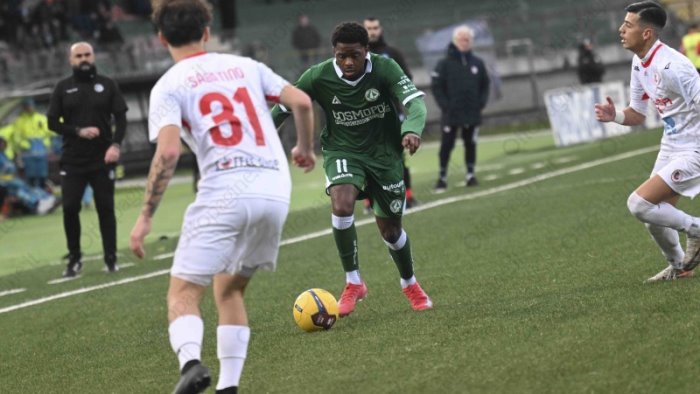 avellino redan in prestito ecco dove giochera ora caccia a un attaccante