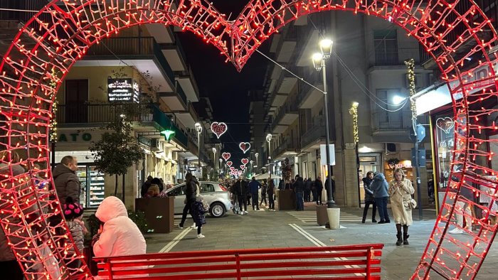 mercato san severino istallazioni luminose per san valentino