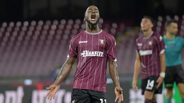 ufficiale salernitana via anche kallon scende in serie c