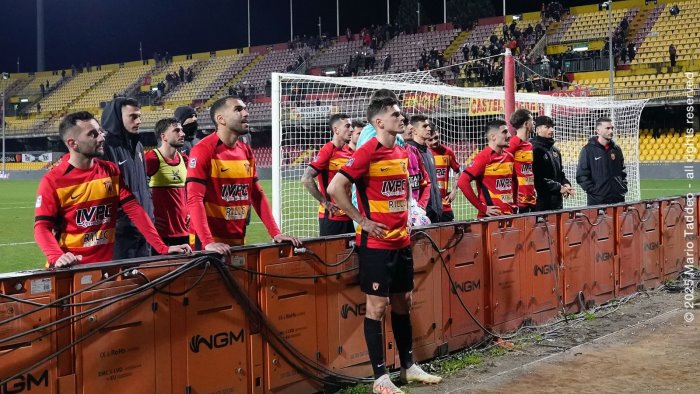 pari tra benevento e monopoli tutte le foto del match