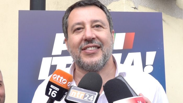 arresti a salerno salvini attacca sconcertati dai buoni e generosi del pd