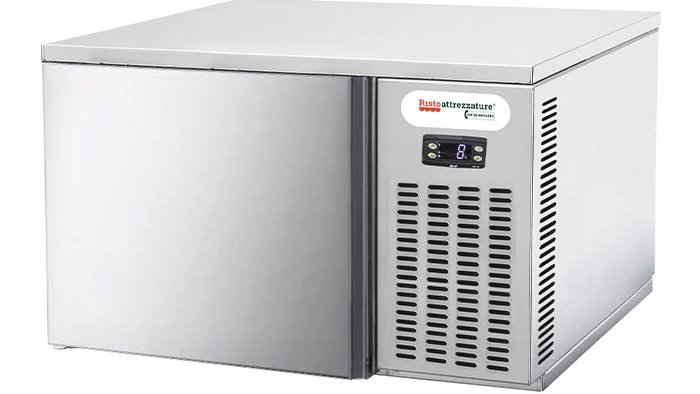 abbattitore di temperatura strumento fondamentale per una cucina professionale