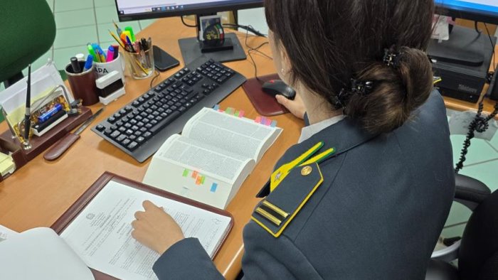 bancarotta nel settore ricambi per autoveicoli imprenditori indagati dalla gdf