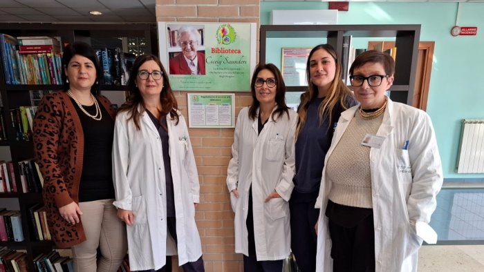 biblioteca nell hospice di solofra connie della sala gesto di grande valore