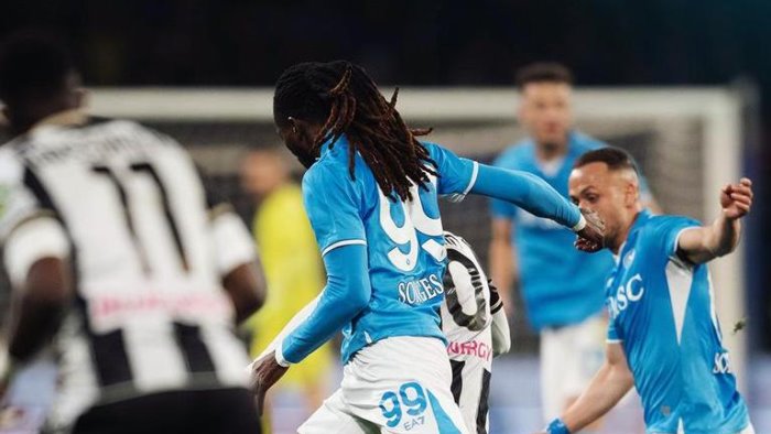 il napoli frena ancora solo un pareggio al maradona con l udinese