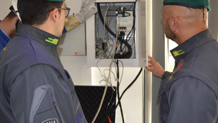 cuochi e camerieri per la cena di gala ma era tutto abusivo