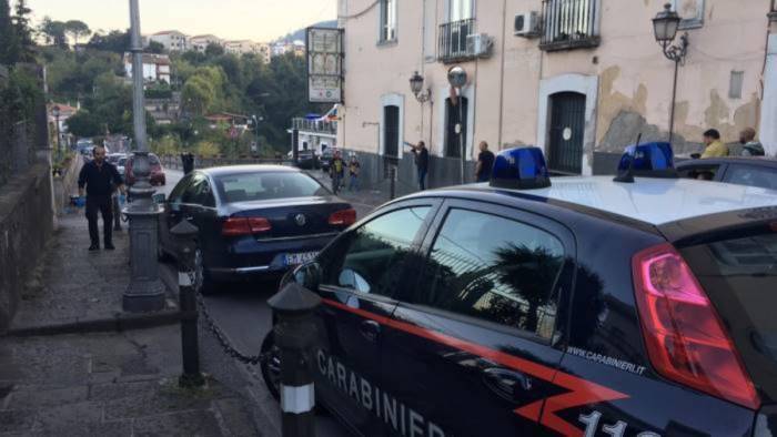 bar aperto dopo le 18 denunciato il proprietario