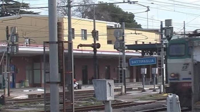 dramma sui binari persona investita sulla battipaglia sapri