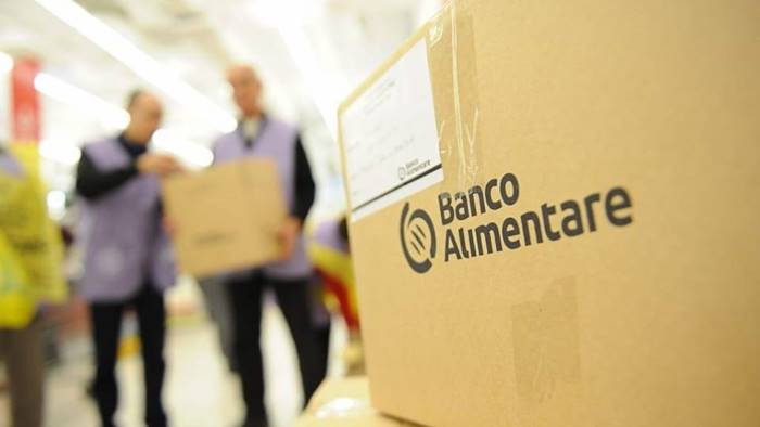 covid piu pacchi alimentari per le famiglie arianesi