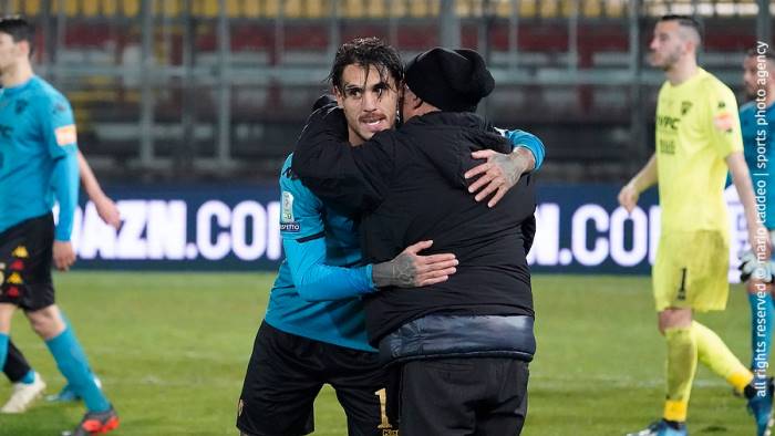 il benevento e inarrestabile ecco le foto del match del curi