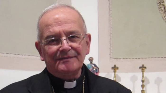 coronavirus a matrimoni e funerali solo parenti stretti