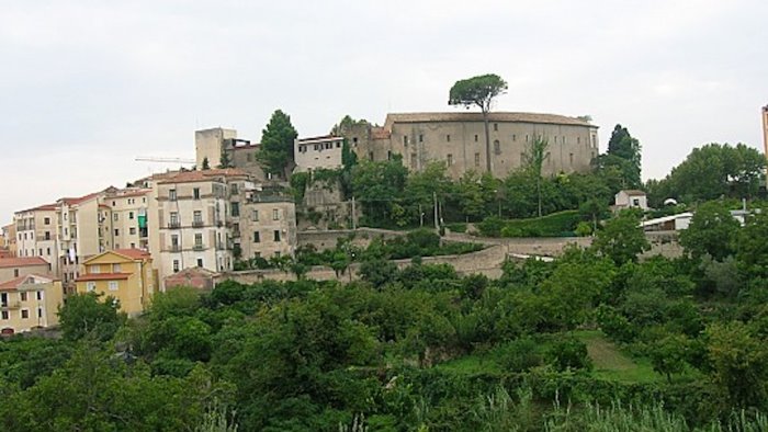 il castello colonna di eboli finisce in parlamento