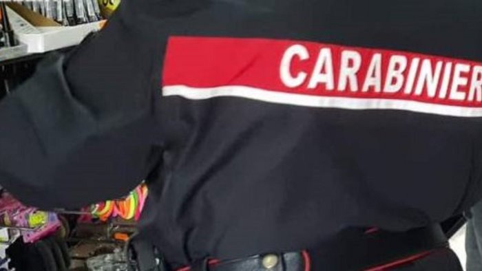 rapina a mano armata in un negozio cinese